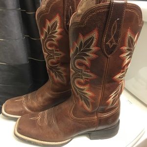 Women’s Ariat Boots 8B